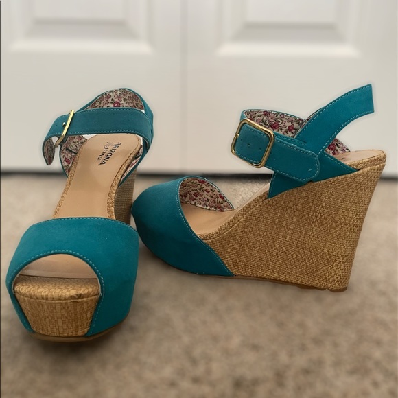 Arizona Wedge Sandals - Picture 6 of 6